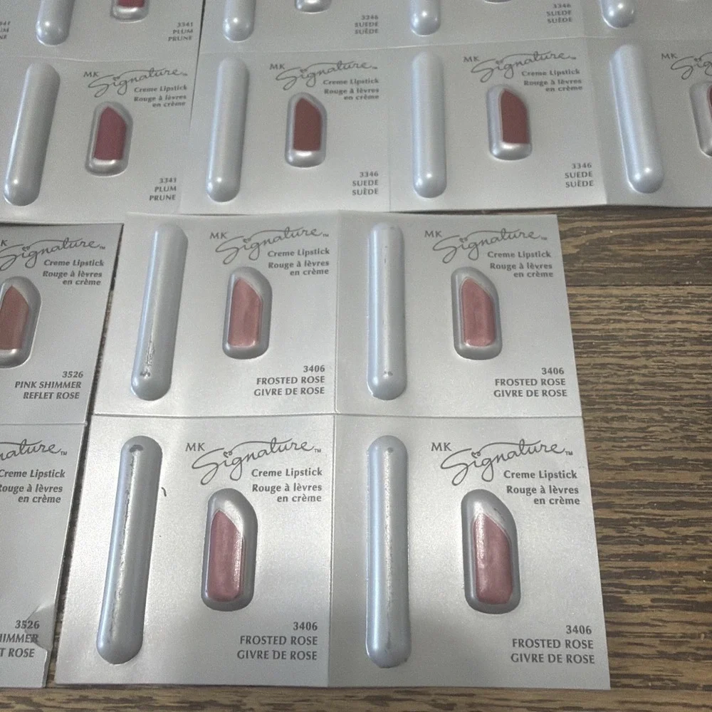 Mary Kay Signature 8 Sheets Creme Lipstick Samples w/Pouch - Discontinued Shades